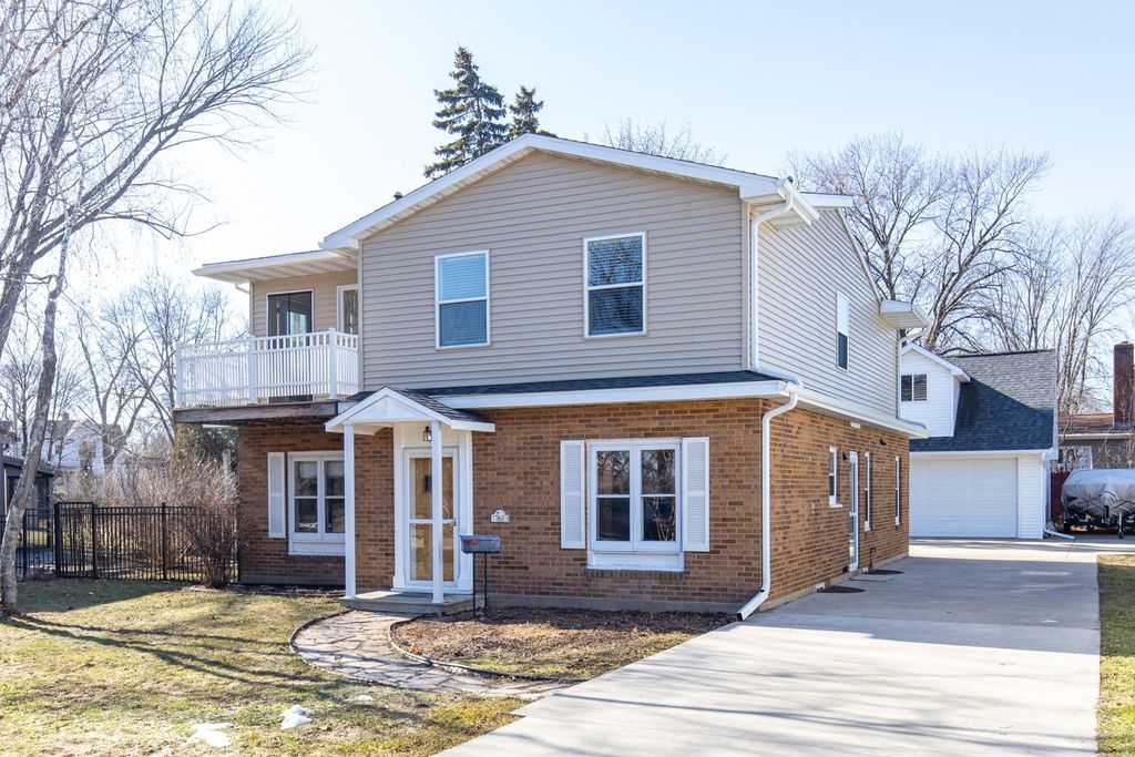 761 S  Park Ave, Neenah, WI 54956