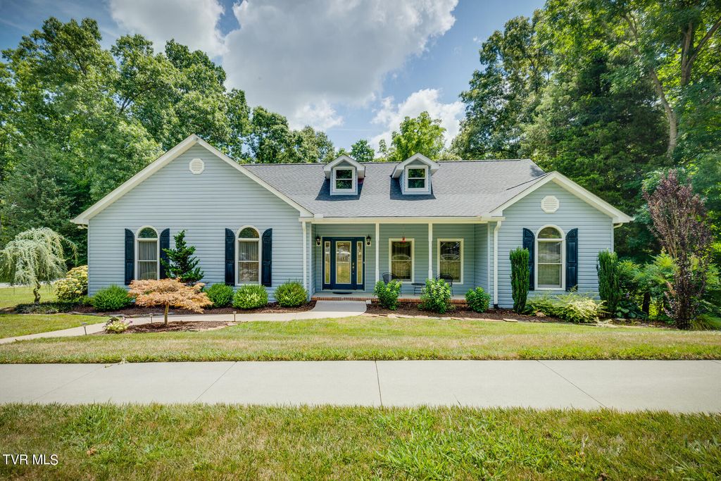 312 Post Oak Dr, Johnson City, TN 37615