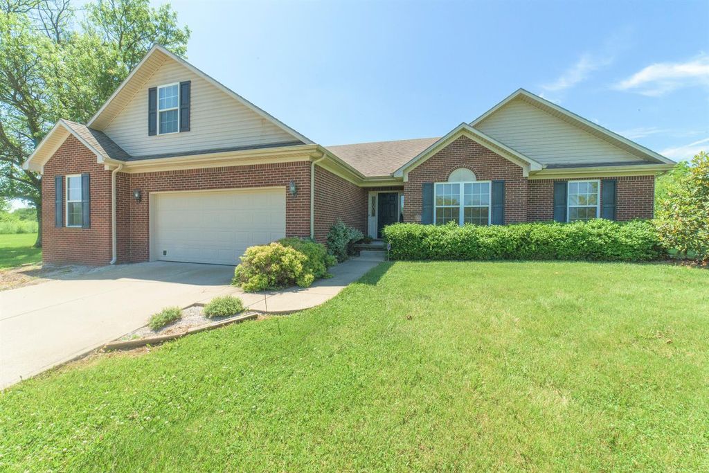 2197 Rd, Paris, KY 4 Bed, 3 Bath SingleFamily Home 28