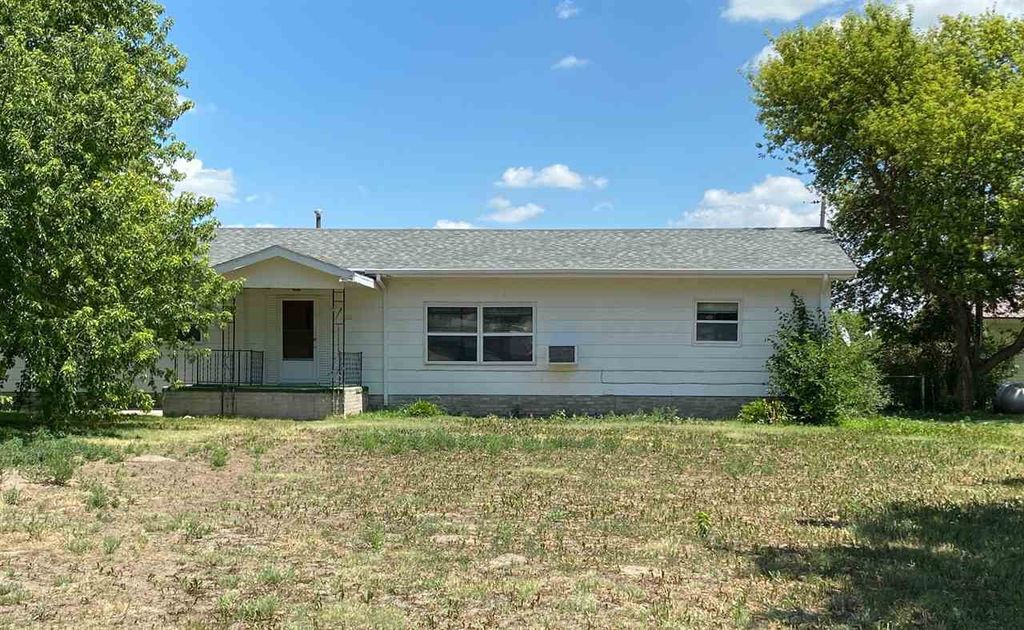 613 Railroad St, Culbertson, NE 69024 4 Bed, 2 Bath SingleFamily