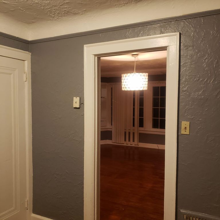 5911 Miller Rd, Dearborn, MI 48126