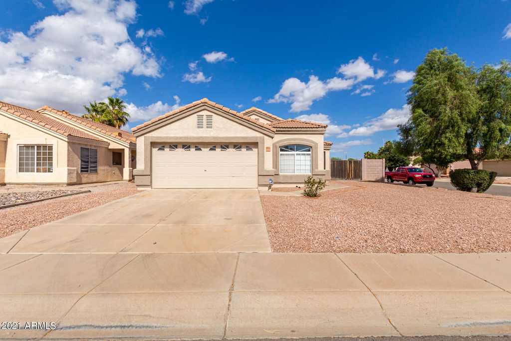 972 E Laredo St, Chandler, AZ 85225