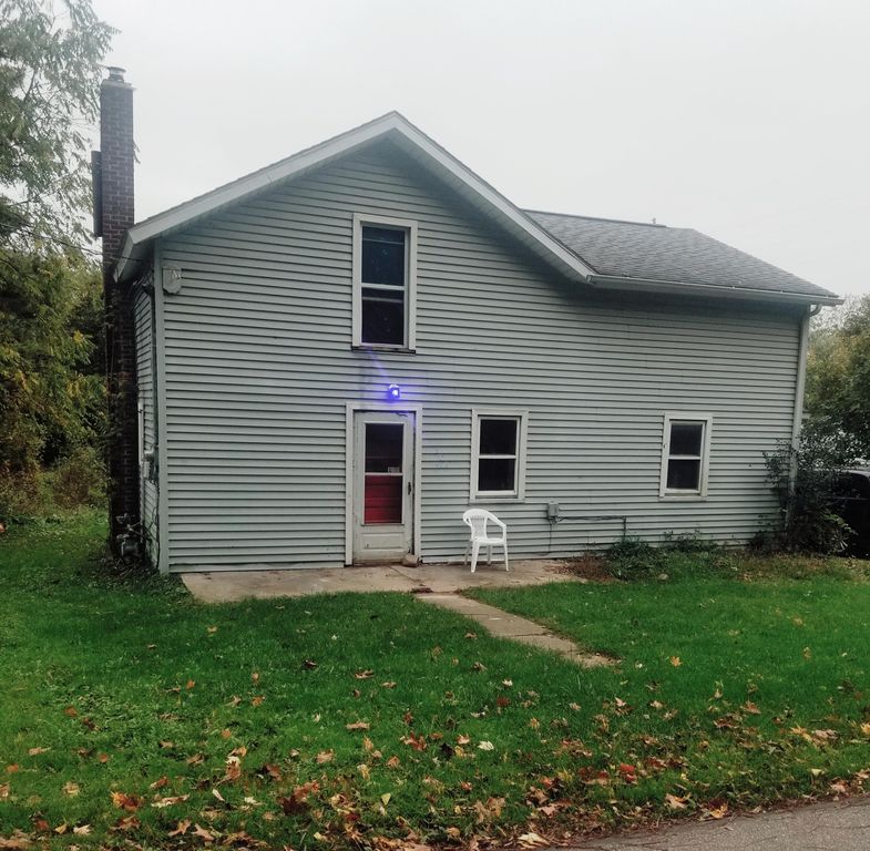 306 Murphy St, Jonesville, MI 49250