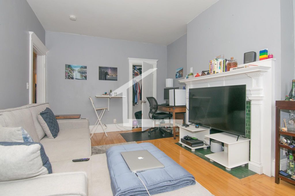 4 Glenville Ave #5, Allston, MA 02134