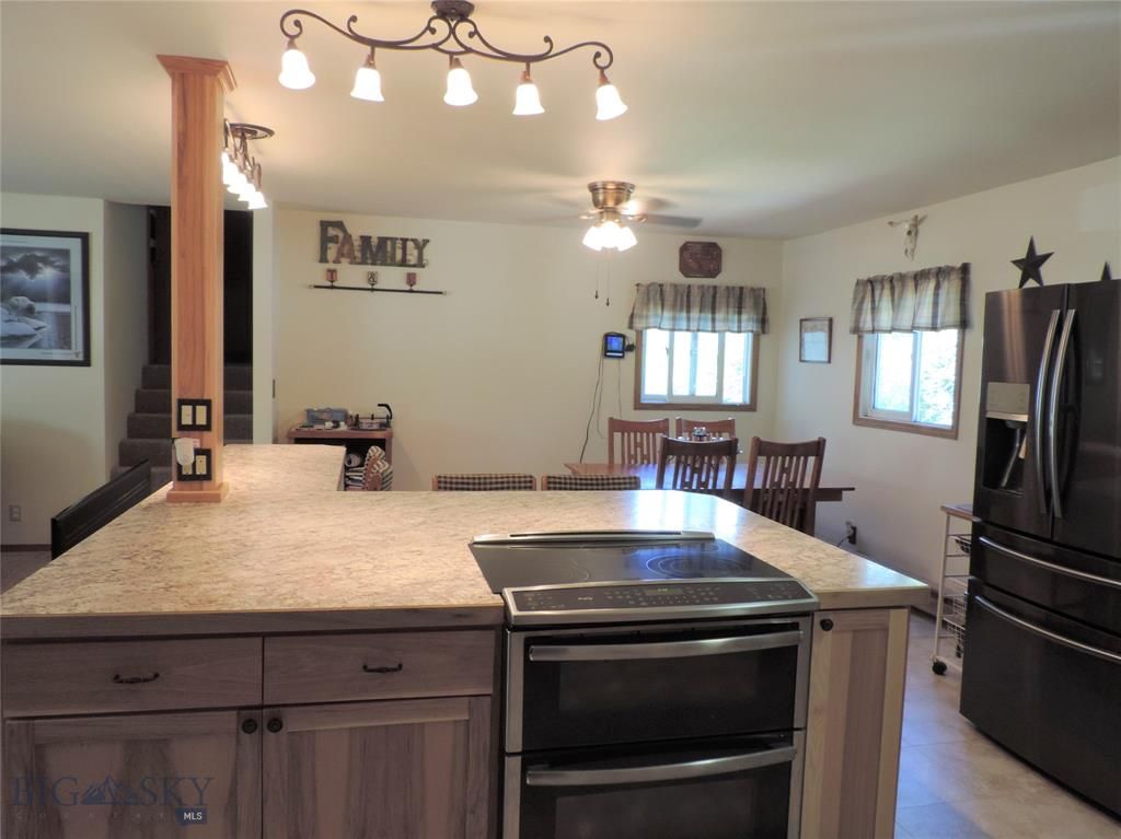 415 Harris St, Big Timber, MT 5 Bed, 3.5 Bath SingleFamily Home 38