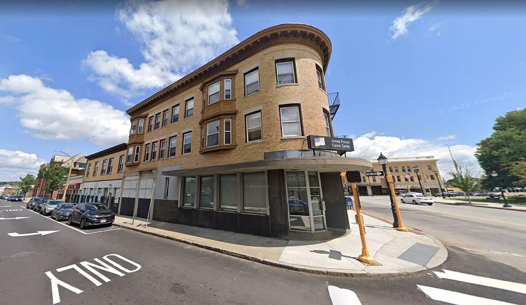 5 Lexington St #S-3, Waltham, MA 02452