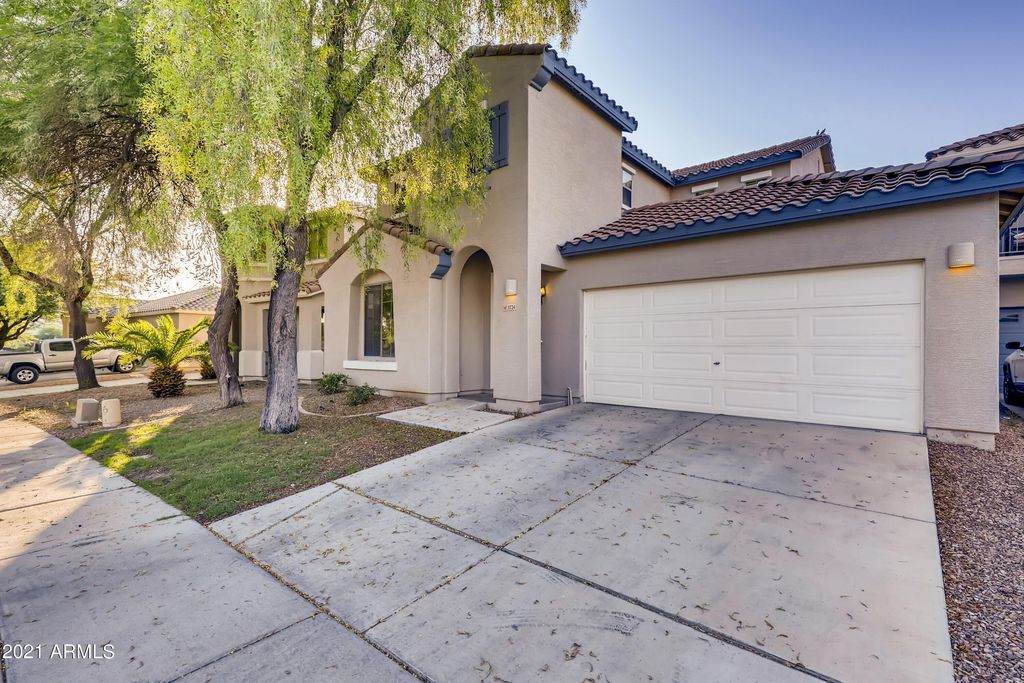 3724 E Sebastian Ln, Gilbert, AZ 85297