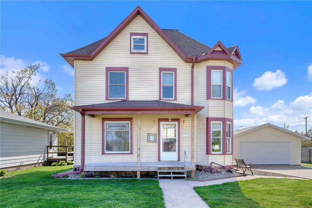 413 8th Ave, Clarence, IA 52216