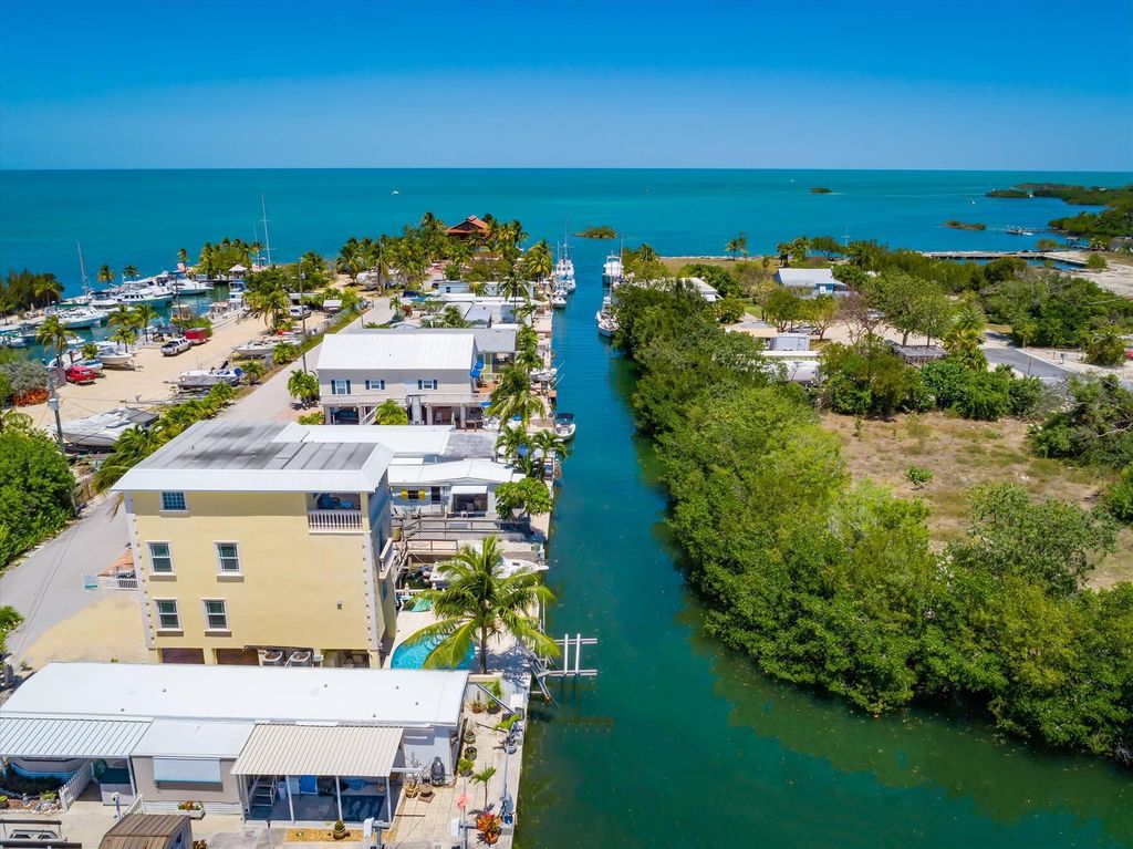 10 47th St, Marathon, FL 33050