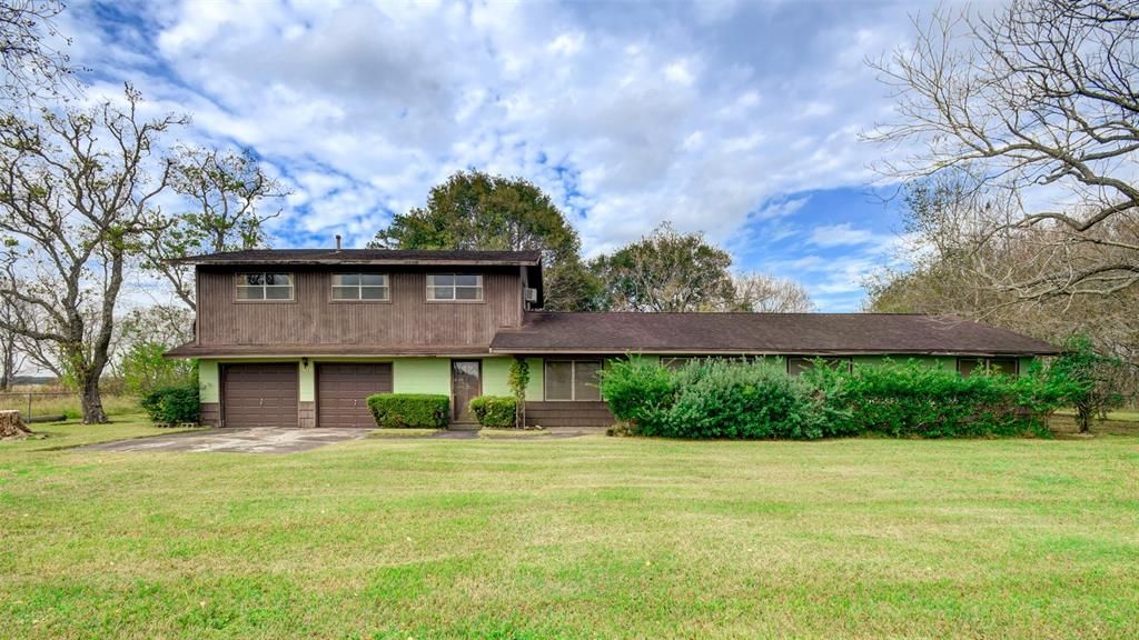 21131-21131 FM 521 Rd #B, Angleton, TX 77515