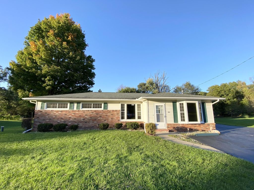 201 Beaumont Dr, Battle Creek, MI 49014