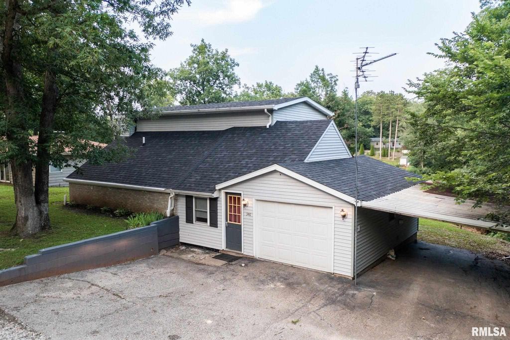 346 Bessler Lake Dr, Groveland, IL 61535
