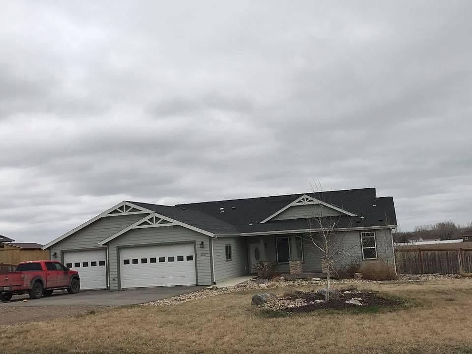 4916 Ridge Dr, Williston, ND 58801