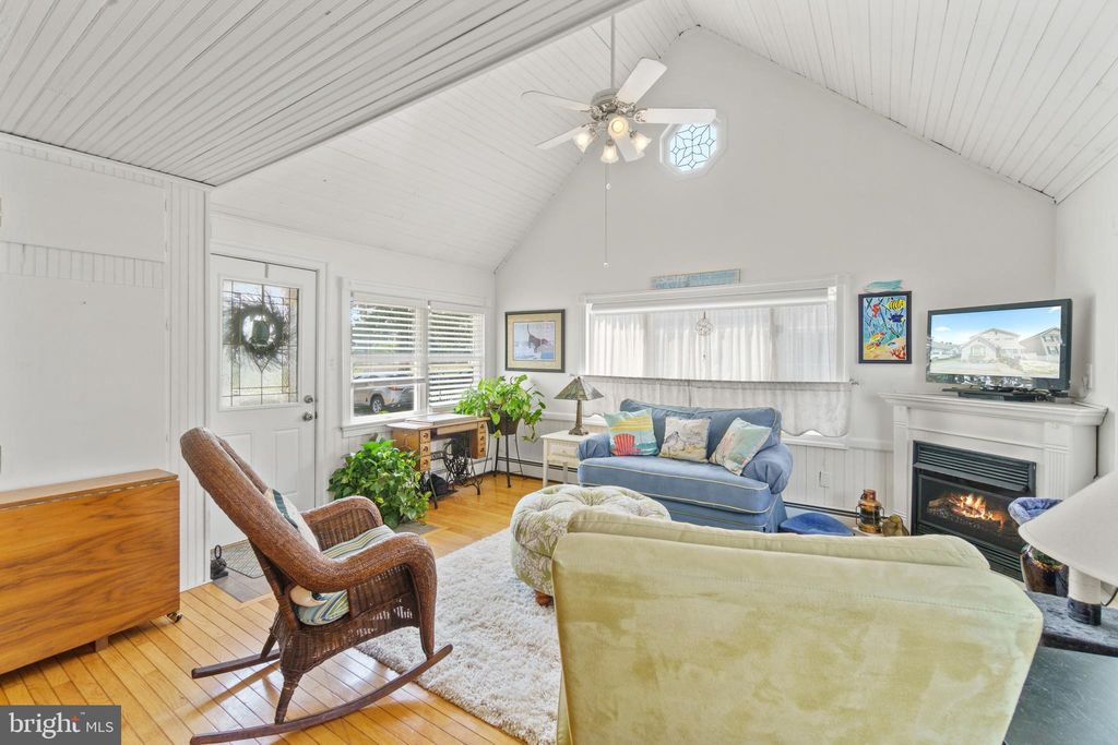 616 Irvin Ave, Deale, MD 20751