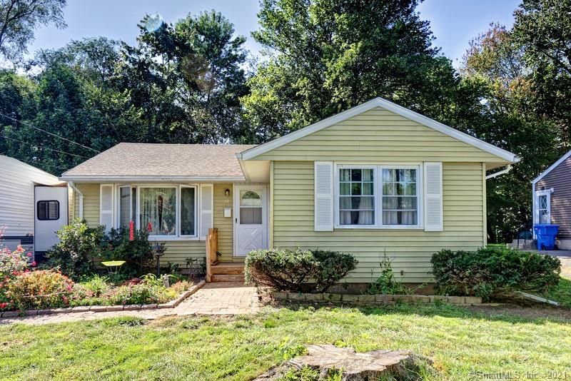 39 Sharon St, Bristol, CT 06010