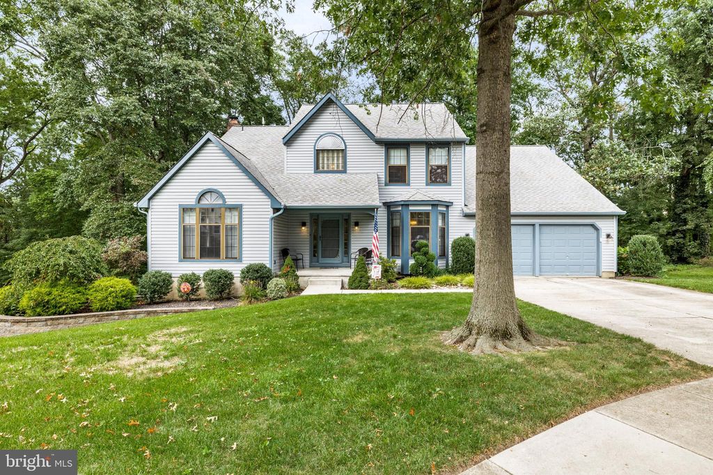6 Copper Tree Ct, Mount Laurel, NJ 08054