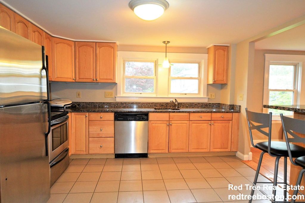11 Keefe Ave #2, Newton, MA 02464
