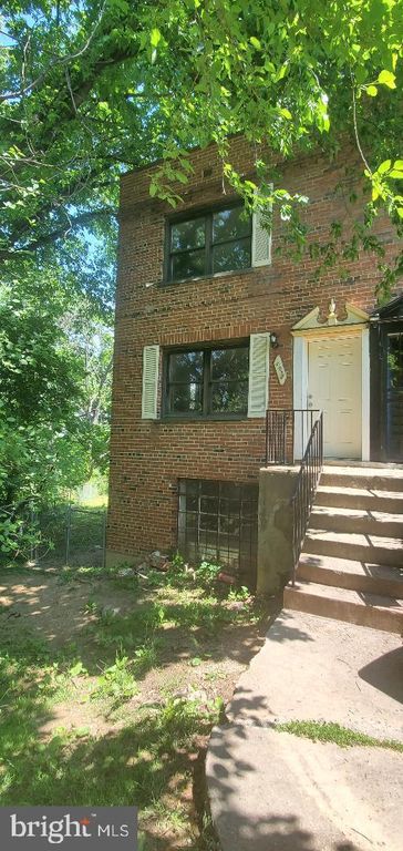 4928 Just St NE, Washington, DC 20019