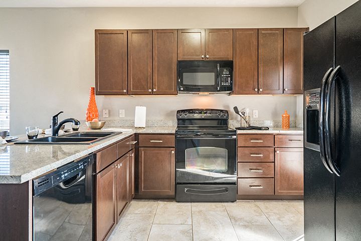 8801 Executive Woods Dr #14, Lincoln, NE 68512