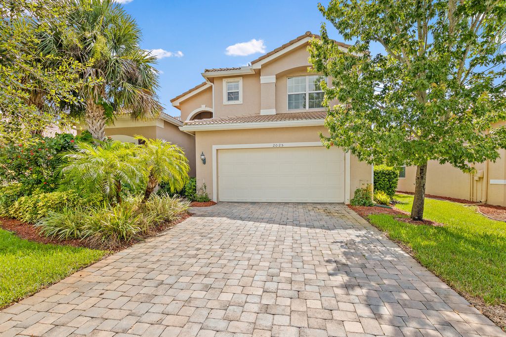 2025 Grey Falcon Cir SW, Vero Beach, FL 4 Bed, 3 Bath SingleFamily