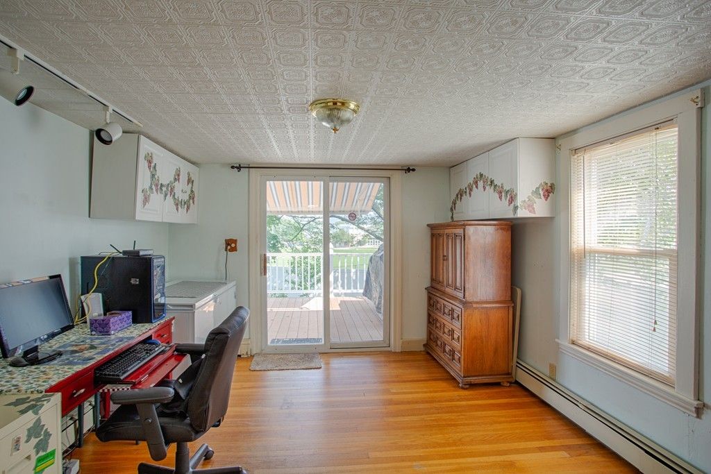 46 Herrick St, Beverly, MA 3 Bed, 2 Bath SingleFamily Home 24