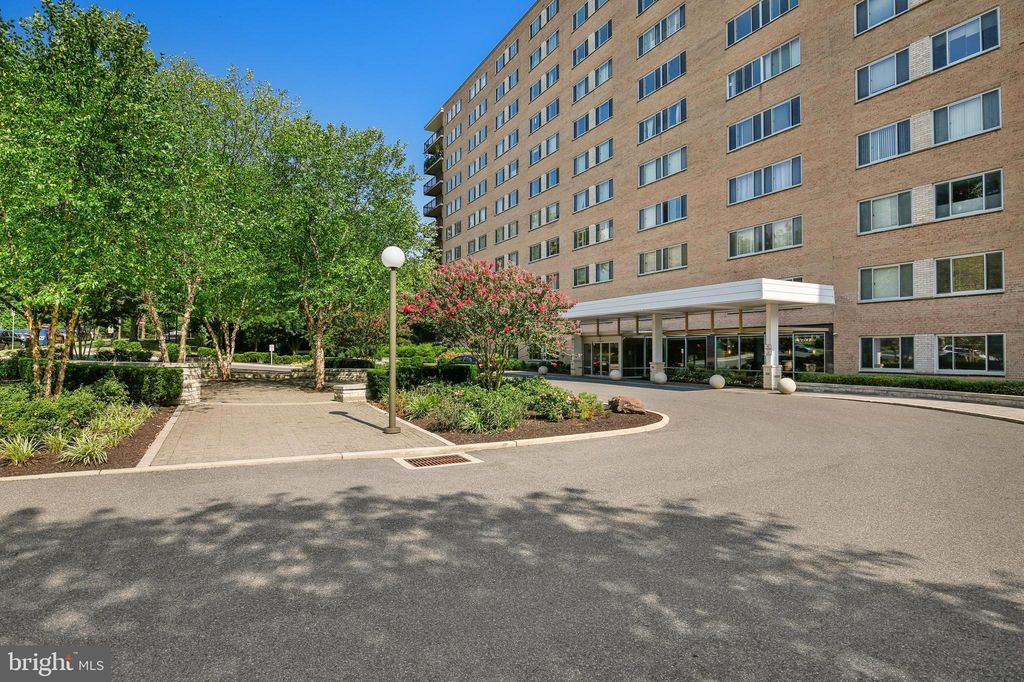 1900 Lyttonsville Rd #211, Silver Spring, MD 20910