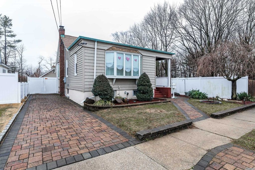 158 East Ave, Hicksville, NY 2 Bed, 2 Bath SingleFamily Home Trulia