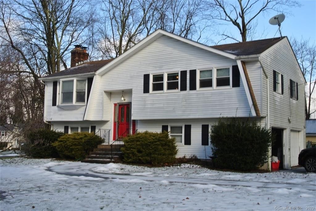 2 Sharon Dr, Wallingford, CT 06492