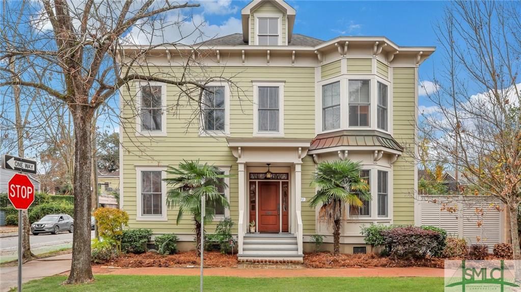 221 E Park Ave, Savannah, GA 31401