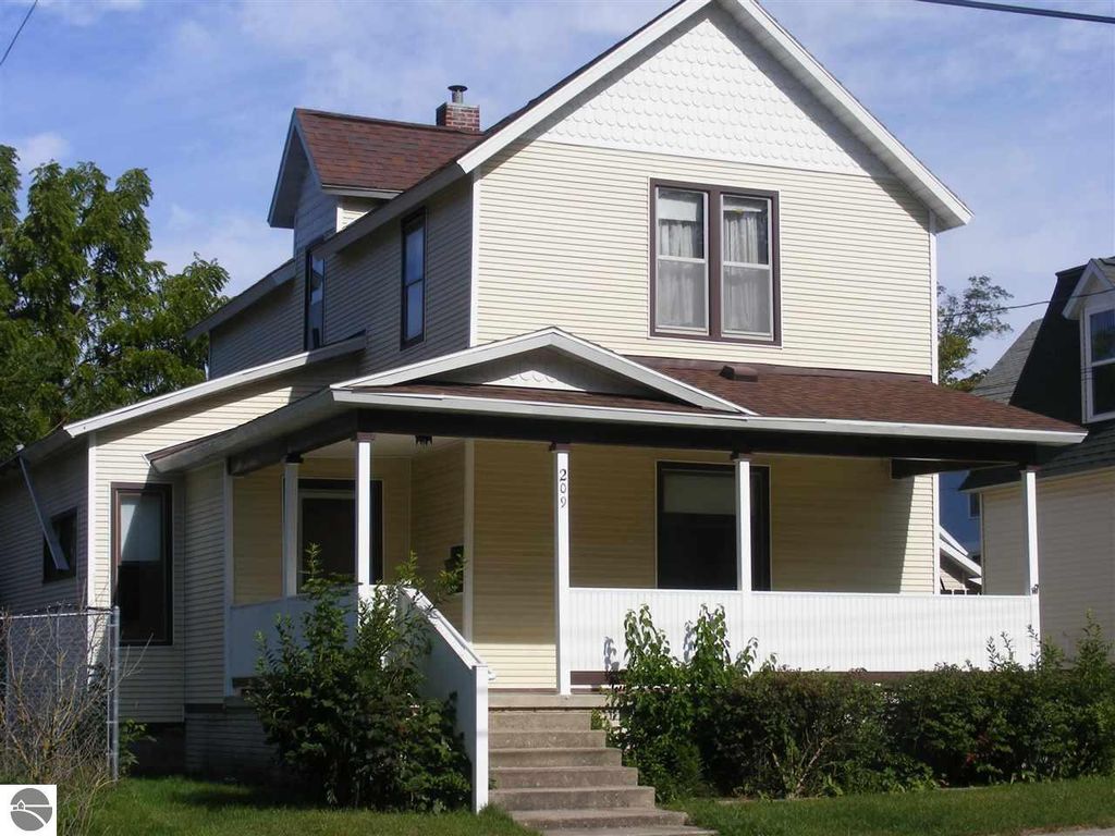 209 Hersey St, Cadillac, MI 49601