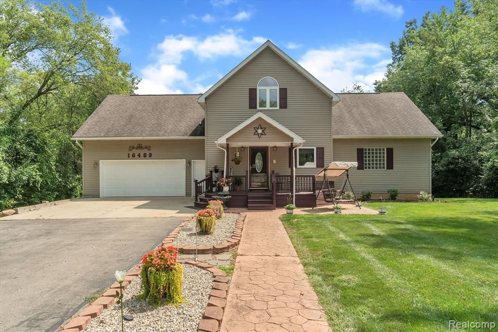 16489 Seymour Rd, Linden, MI 48451