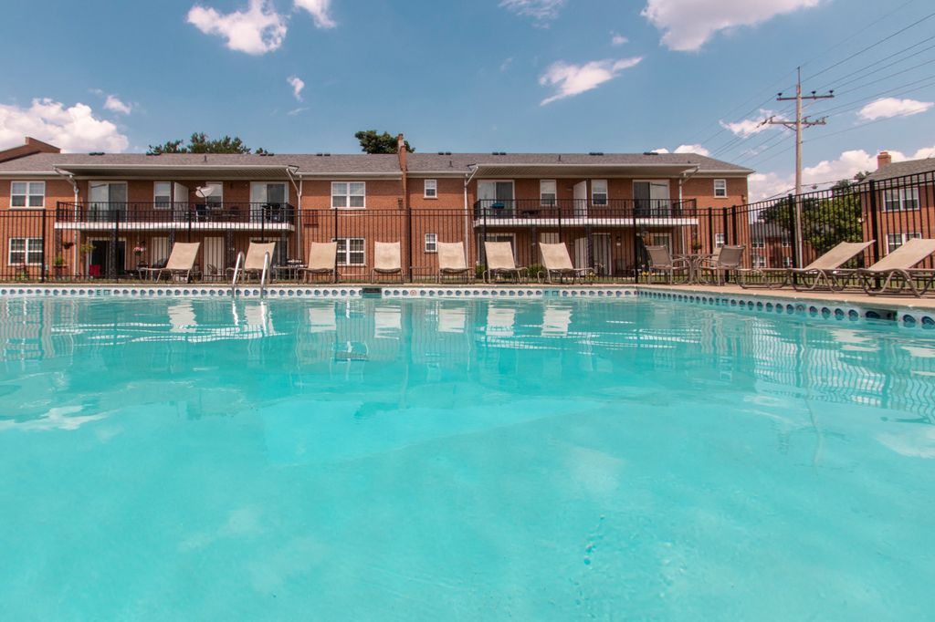 7777 Compton Lake Dr, Cincinnati, OH 45231