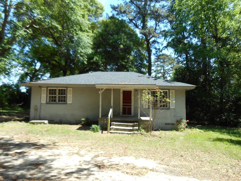 1545 Crape Myrtle Cir, Sumter, SC 29154