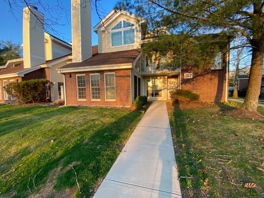 229 Carriage Crossing Ln 229, Middletown, CT 06457 MLS 170613531