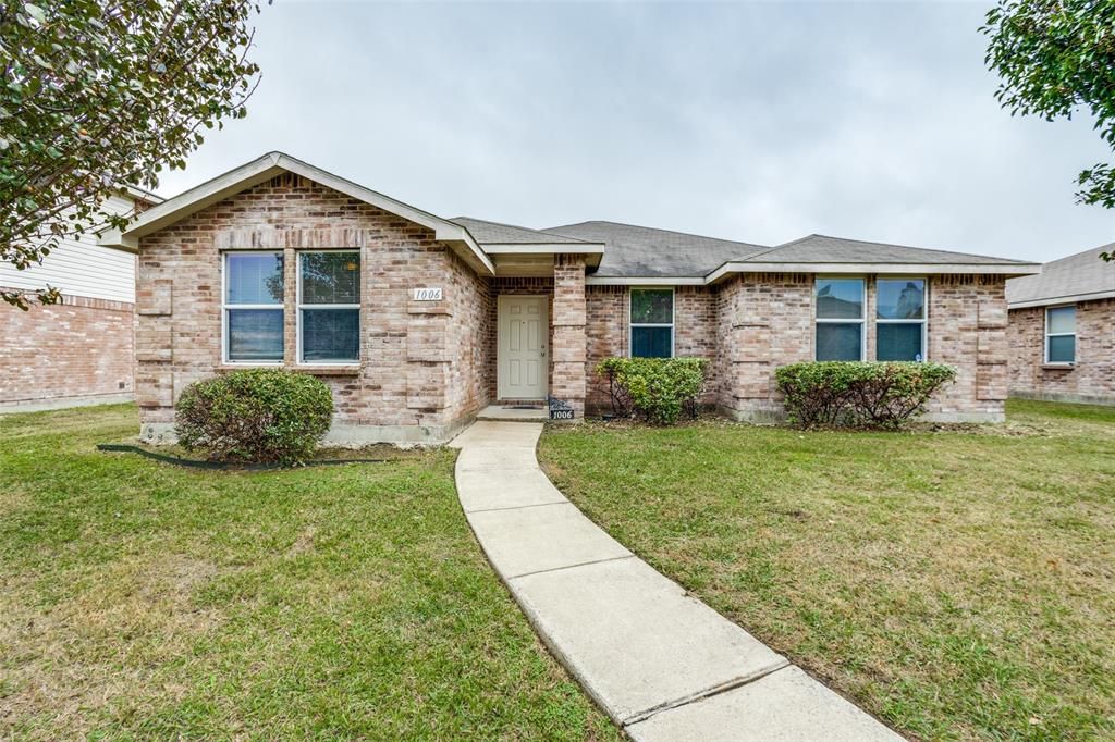 1006 Hollow Oak Rd, Lancaster, TX 75134