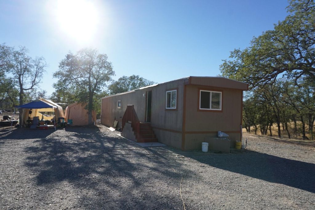 16501 Endeavor Ln, Red Bluff, CA 96080