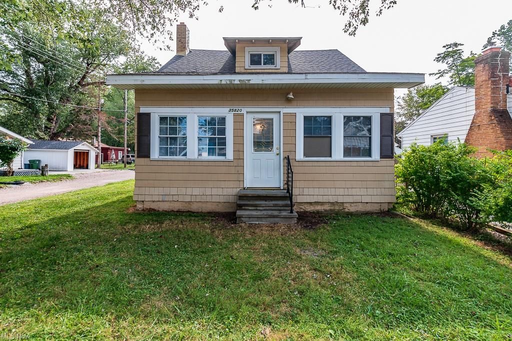 35820 Matoma Dr, Eastlake, OH 44095