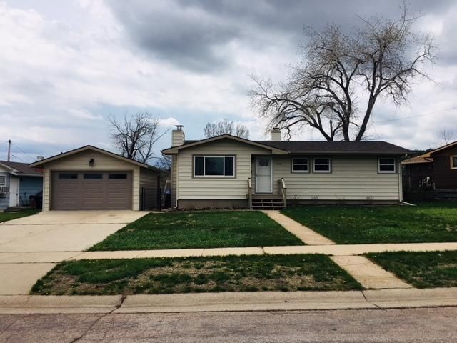 4605 Wentworth Dr, Rapid City, SD 57702