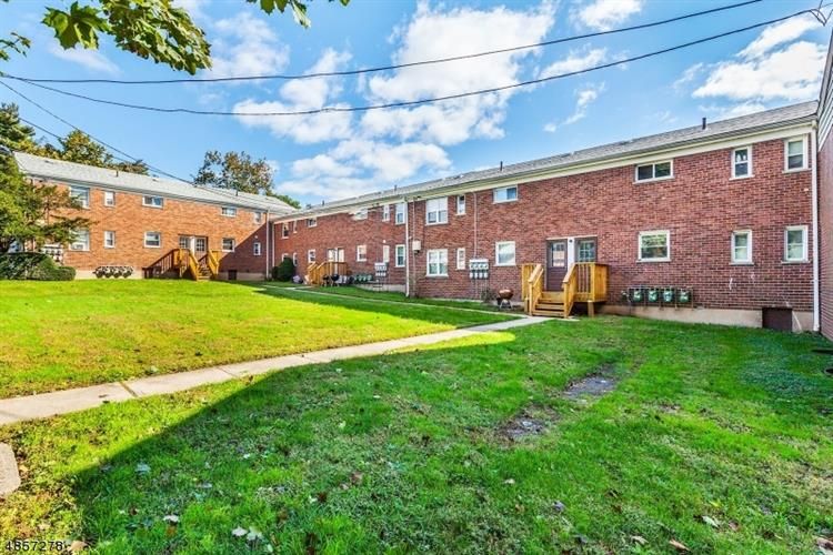 50B Garfield Park, Edison, NJ 2 Bed, 1 Bath Condo 9 50B Garfield Park, Edison, NJ 2 Bed, 1 Bath Condo 9