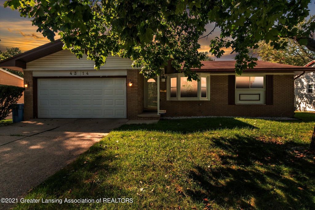 4314 Stillwell Ave, Lansing, MI 48911