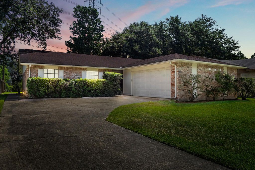 18214 Mantana Dr, Spring, TX 77388