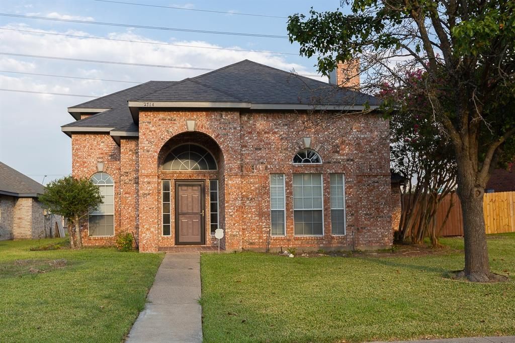 2714 Andrea Ln, Garland, TX 75040