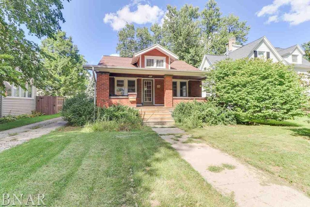 2016 E Jackson St, Bloomington, IL 61701 Trulia