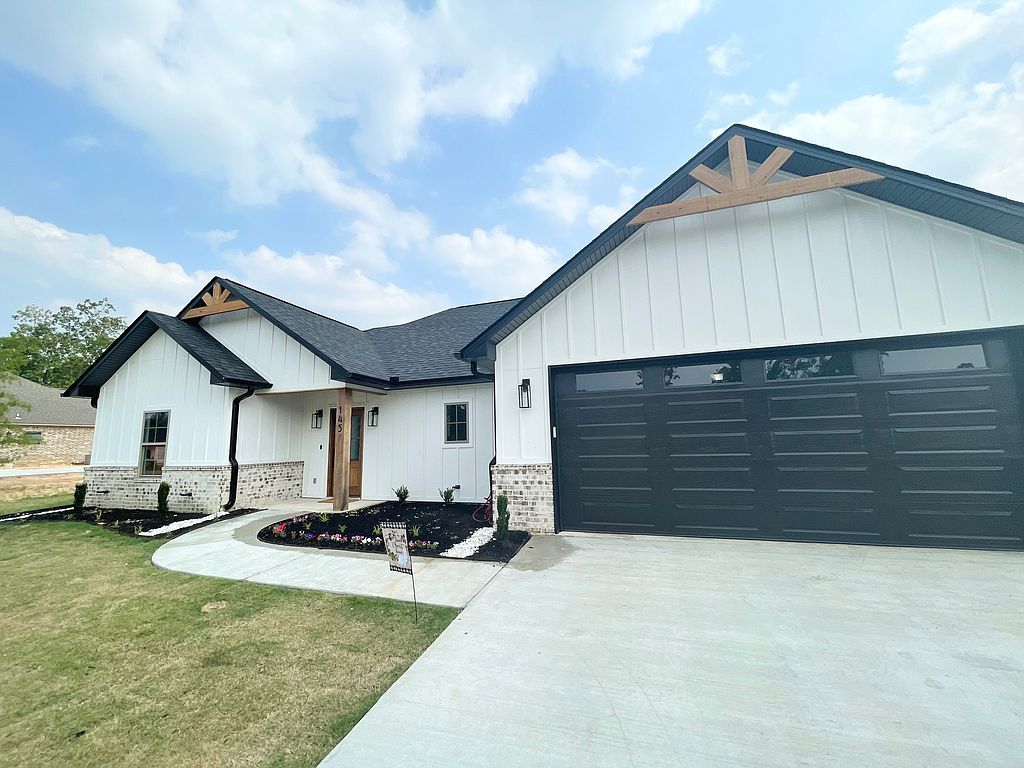 145 Lillian Ln, Texarkana, TX 75501