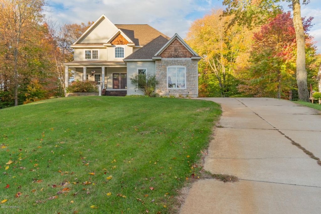 6306 Red Rock Ct, Norton Shores, MI 49444 3 Bed, 4 Bath SingleFamily