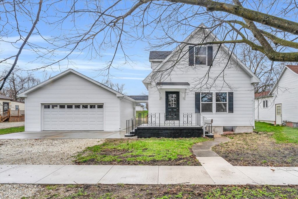 334 S Elm St, Paxton, IL 60957 Trulia