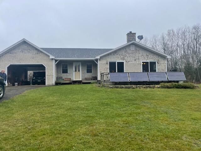 136 Old County Rd, Saint Albans, ME 04971
