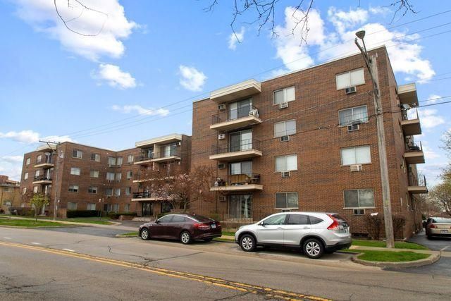9445 Kenton Ave #207, Skokie, IL 60076