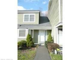 40 Brentwood Dr, Wallingford, CT 06492