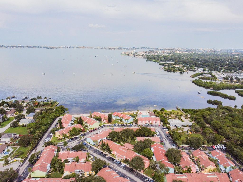 75 Modern Bay isle key apartments saint petersburg fl 